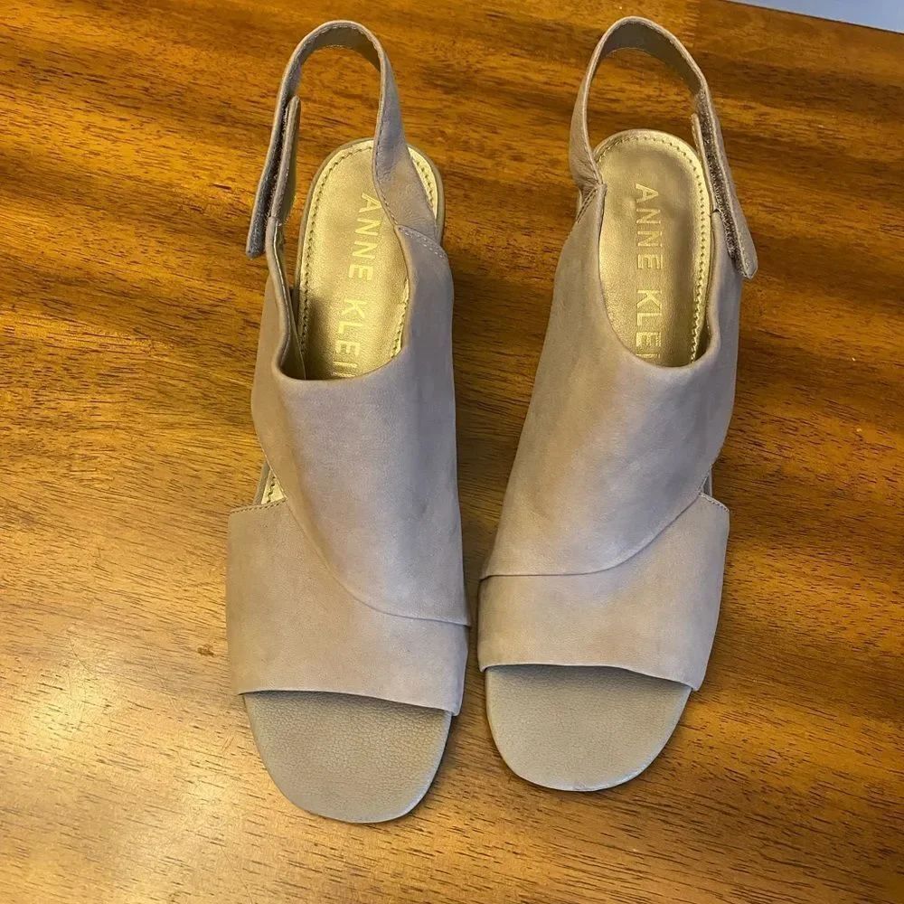 Women’s Anne Klein open toe heeled shoes, NWT